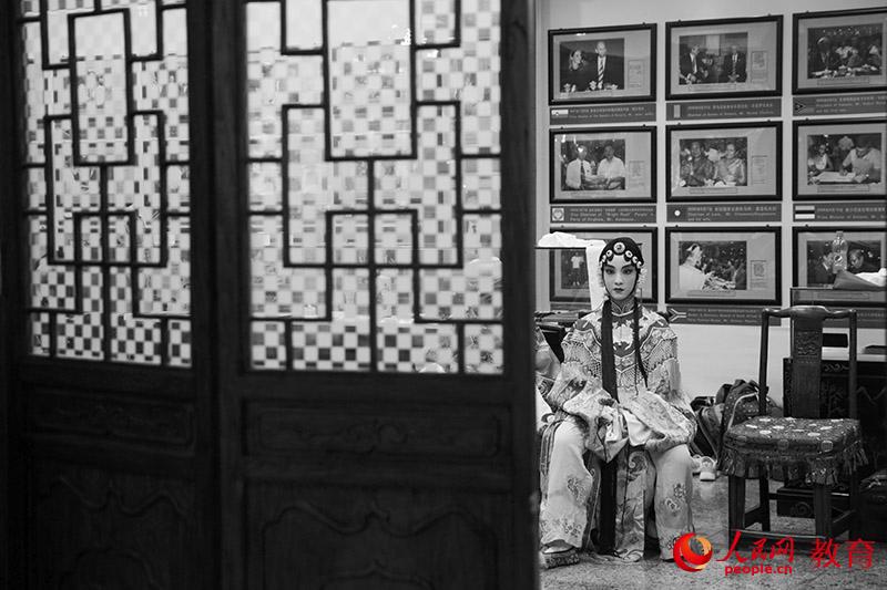 北京燈市口小學(xué)優(yōu)質(zhì)教育資源帶第二屆京劇社團(tuán)專場演出。吳晨 攝