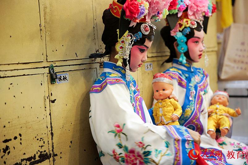 北京燈市口小學(xué)優(yōu)質(zhì)教育資源帶第二屆京劇社團(tuán)專場演出。吳晨 攝