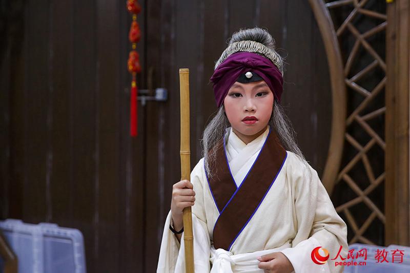 北京燈市口小學優(yōu)質(zhì)教育資源帶第二屆京劇社團專場演出。吳晨 攝