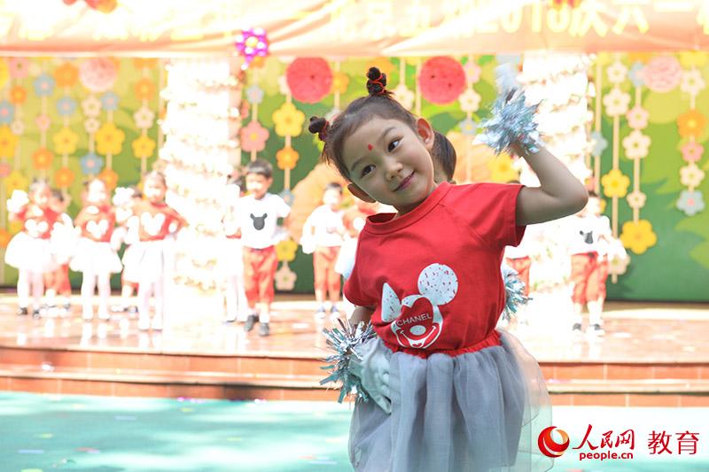 六一國(guó)際兒童節(jié)來(lái)臨之際，北京市第五幼兒園以“啟迪夢(mèng)想、炫彩童年”為主題，舉行親子科技嘉年華活動(dòng)。熊旭 攝