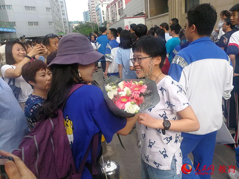 去年你陪我 今年換我伴你，我的姐妹。於昕君 攝