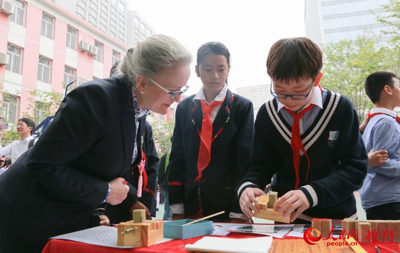 ��һ��һ·�������֣���һ��һ�������������}�������`��ӬF(xi��n)���D���R�o/�z