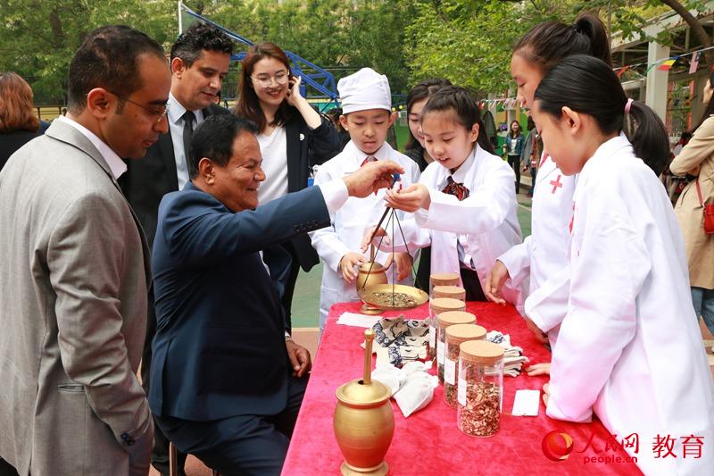 ��һ��һ·������������һ��һ�������������}�������`��ӬF(xi��n)���D���R�o/�z