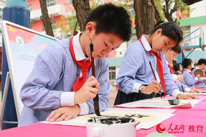 ��һ��һ·������������һ��һ�������������}������(sh��)�`��ӬF(xi��n)���D���R�o/�z