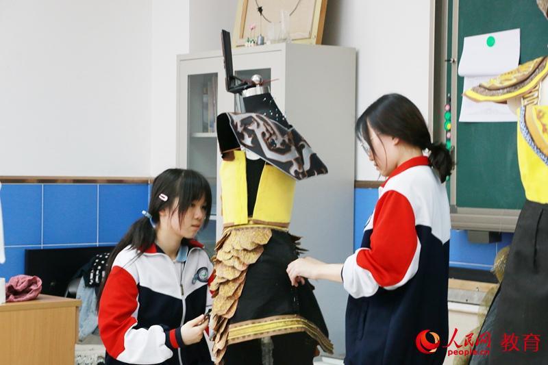 �������g(sh��)�W(xu��)Ժ���ٌ��W(xu��)У���b�O(sh��)Ӌ�n�ìF(xi��n)�� �R�o/�z