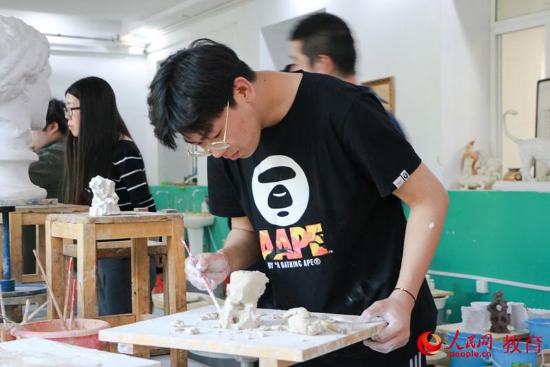 �������g(sh��)�W(xu��)Ժ���ٌ�(sh��)�(y��n)�W(xu��)У���������n�ìF(xi��n)�� �R�o/�z