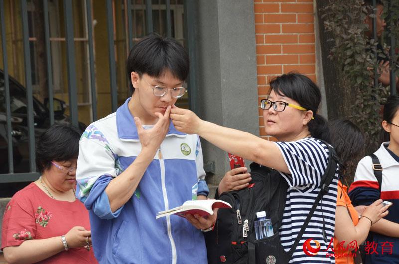 ���L��鿼���� ����/�z