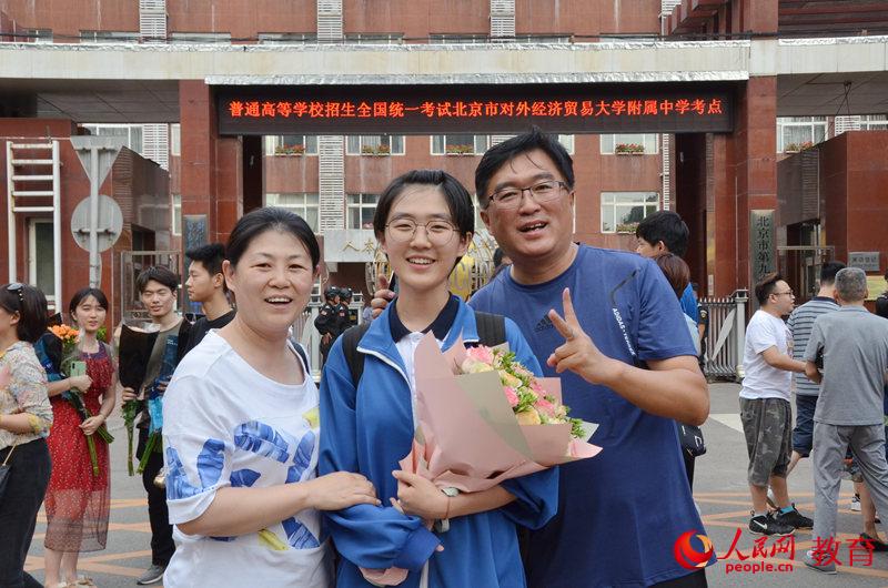 ��ĸ�c�Y(ji��)���߿����̵�Ů���ڿ��c(di��n)��Ӱ���� ������/�z