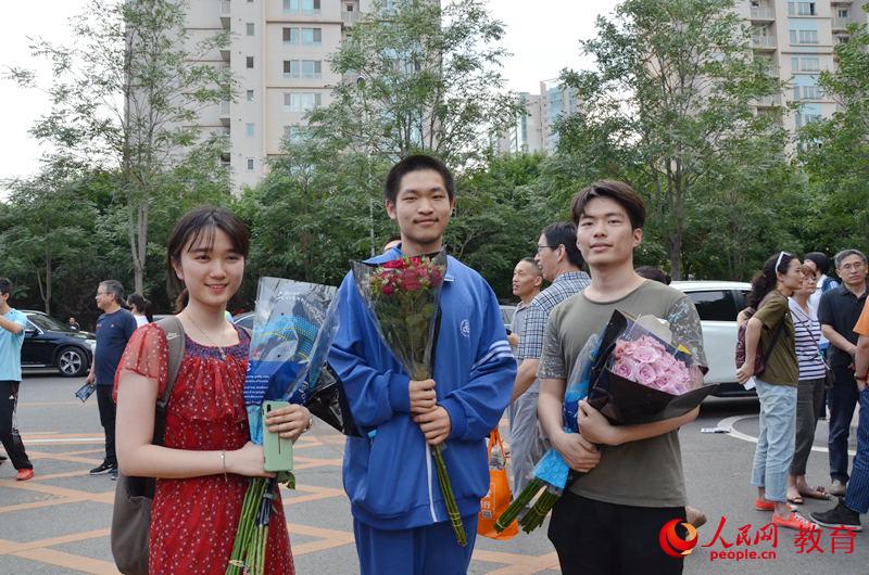 ��һ�W(xu��)�L(zh��ng)���W(xu��)���԰l(f��)�鿼��ٛ(z��ng)���r�� ������/�z