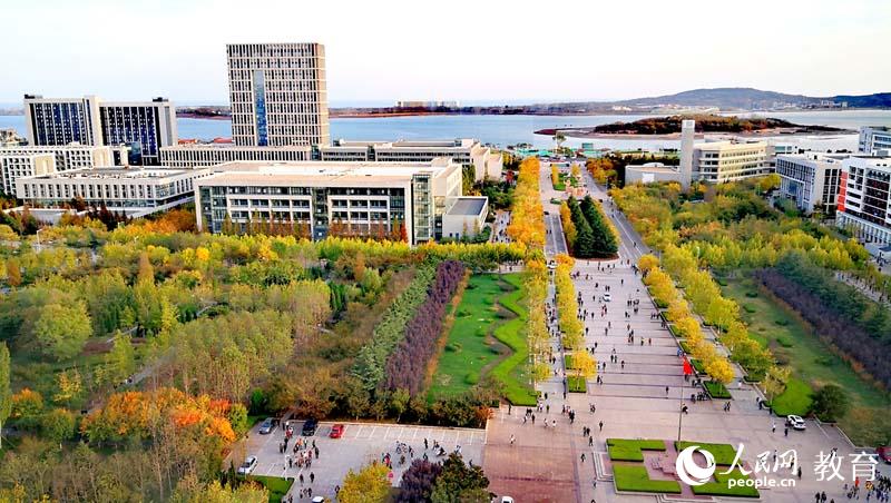 中國(guó)石油大學(xué)（華東） 面朝大海，石大秋韻 （劉積舜/攝）