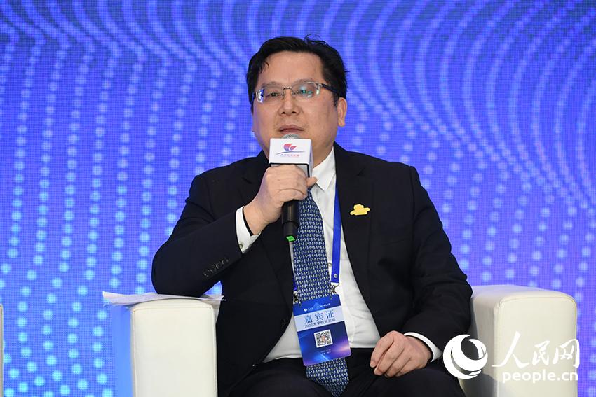 南方醫(yī)科大學(xué)黨委常委、副校長劉叔文。人民網(wǎng)記者 翁奇羽 攝