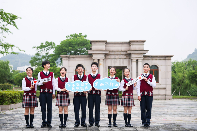 ��������Z�W(xu��)У���ഺ��ɢ�����P�����������W(xu��)У���D��