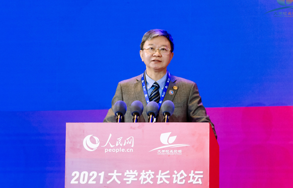 中國(guó)科學(xué)院院士、蘭州大學(xué)校長(zhǎng)嚴(yán)純?nèi)A