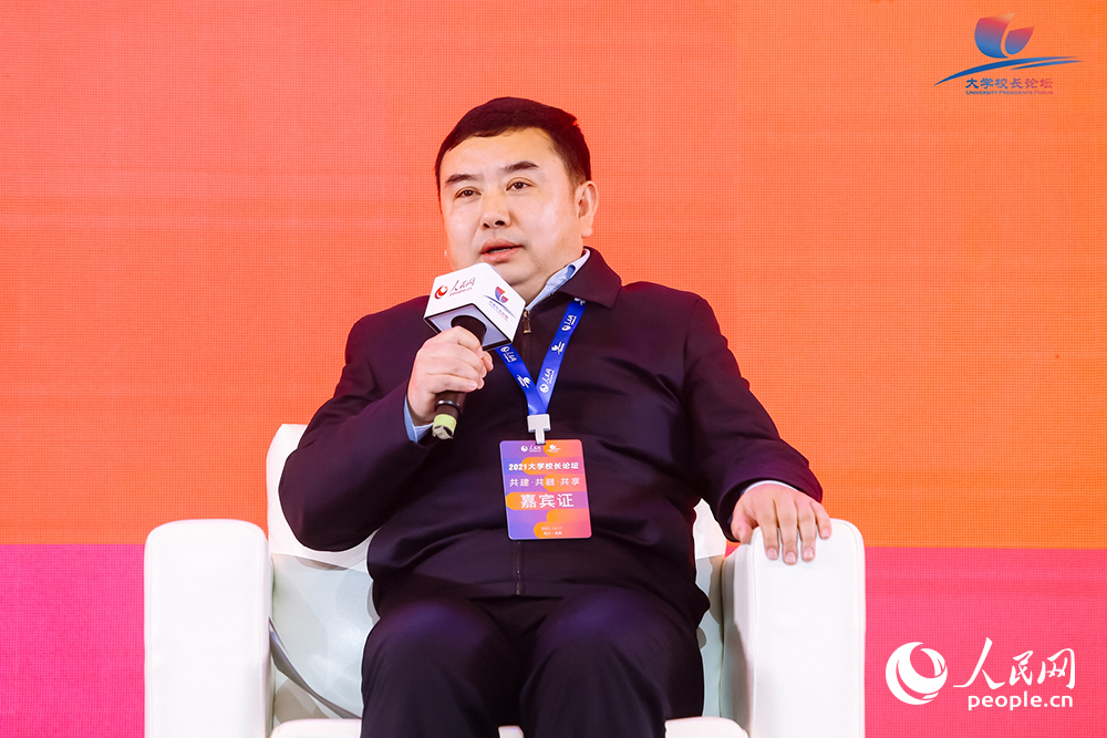 湖北大學(xué)校長(zhǎng)劉建平