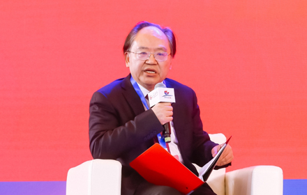 主持人: 汪明義 四川師范大學(xué)校長(zhǎng)