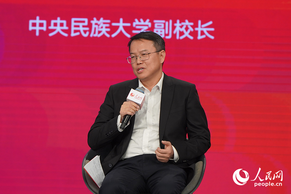 中央民族大學(xué)副校長石亞洲