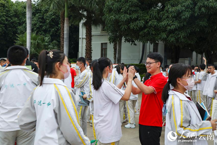 �ώ��鿼������������ף�����_�h����ý�w���ė��Ȼ�z