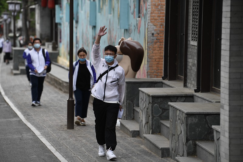 6��7�գ��ڱ����еھ��ЌW(xu��)���c(di��n)�⣬���������M(j��n)��(ch��ng)������W(w��ng)ӛ�� �ڄP�z