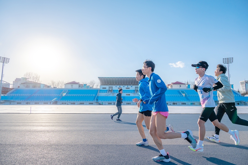 �������պ����W(xu��)���Ƀ�������У�@�У��ഺ����(d��ng)����Ӱ�S̎��Ҋ��У�����D