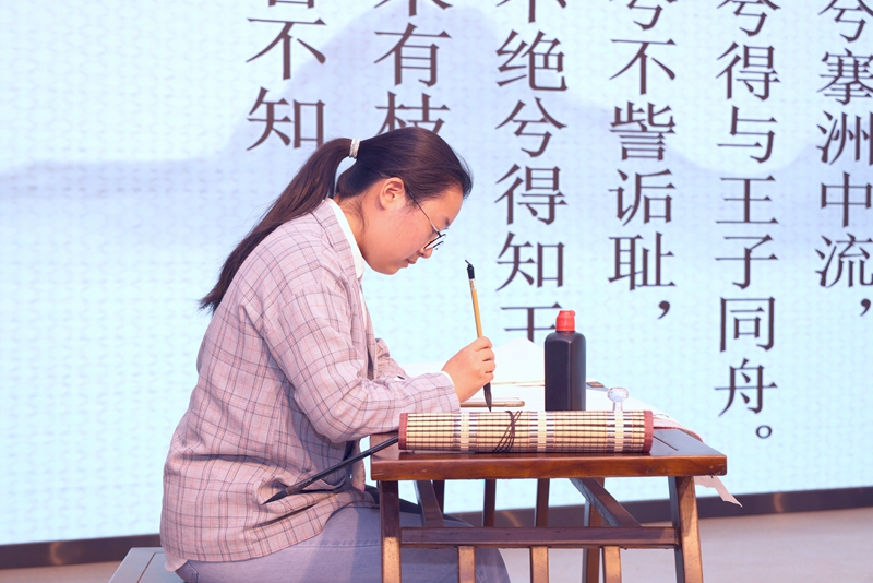 ���(d��ng)�F(xi��n)��(ch��ng)��У�����D