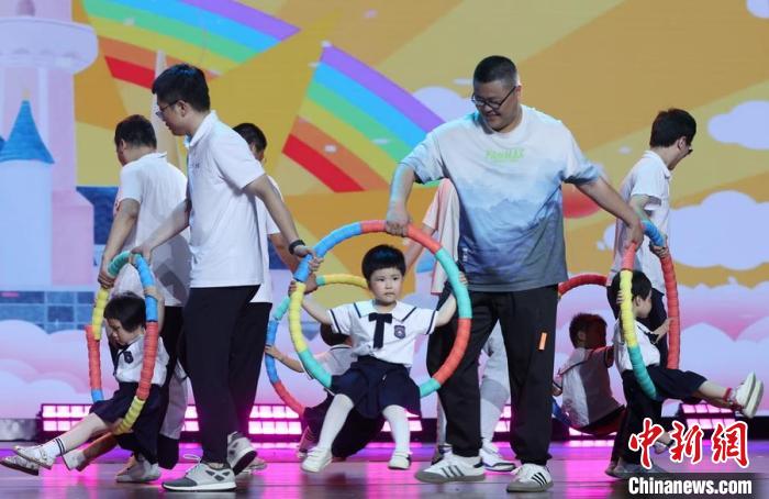 �ͼ��L(zh��ng)һ����_(t��i)���ݹ�(ji��)Ŀ������ �z