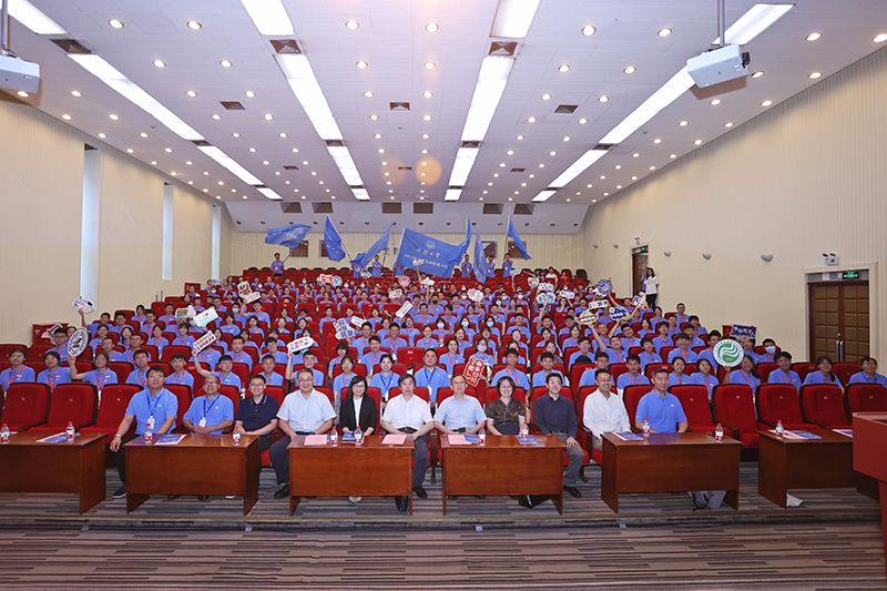 同濟(jì)大學(xué)2023年中學(xué)生科技夏令營開營儀式。校方供圖