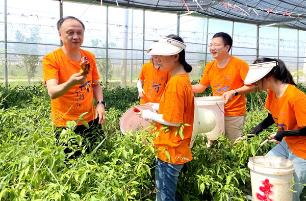 �Ϻ�ؔ(c��i)��(j��ng)��W(xu��)�hί��ӛ�S�����(du��)�ڽ��������_չ��ǧ���{(di��o)�顱���(d��ng)������W(w��ng)ӛ�� �����h(hu��n)�z