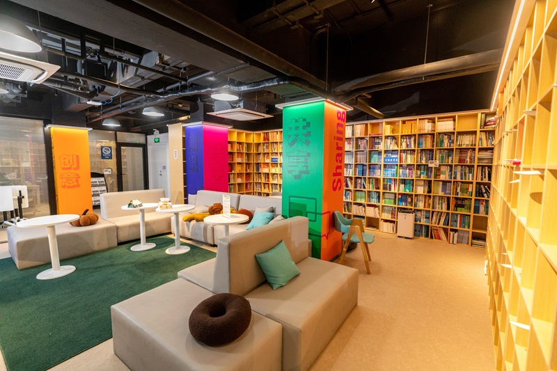 “青春會客廳”一站式學生社區(qū)協(xié)同育人中心現場。 同濟大學供圖