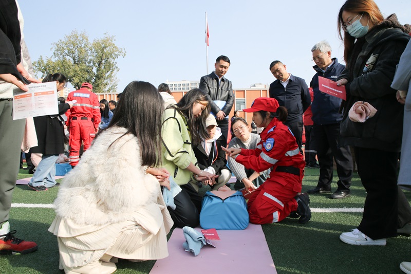 北京工商大學(xué)開展安全教育宣傳實(shí)踐月活動(dòng)現(xiàn)場。校方供圖