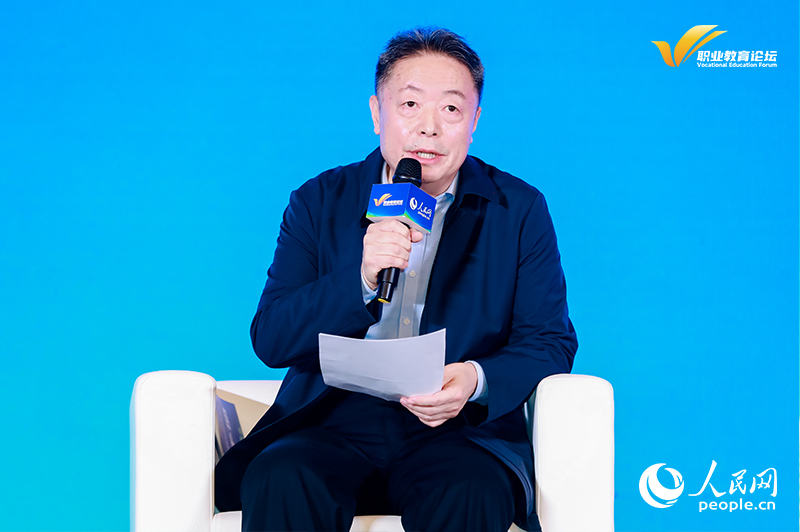 河北交通職業(yè)技術(shù)學(xué)院黨委書記楊立華