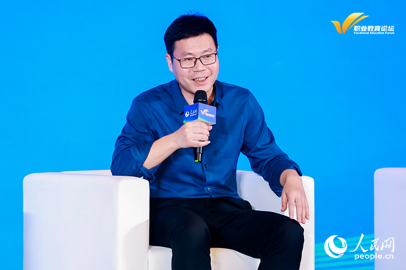 江西旅游商貿(mào)職業(yè)學(xué)院黨委書記吳小平