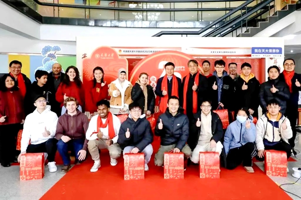 ����W(xu��)ͬ�W(xu��)���յ��´���Y����У�����D