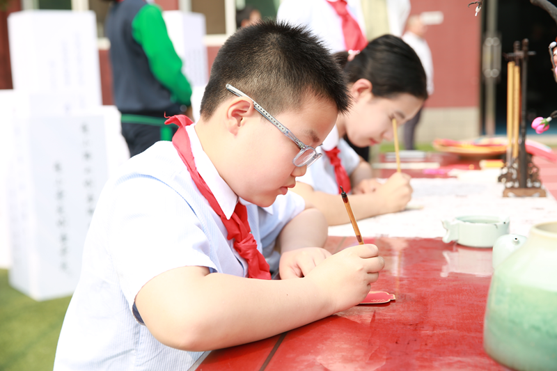 �׎��󸽌ٶ�����С�W(xu��)��Ԋ(sh��)퍝�(r��n)ͯ�ġ����}���(d��ng)��У�����D