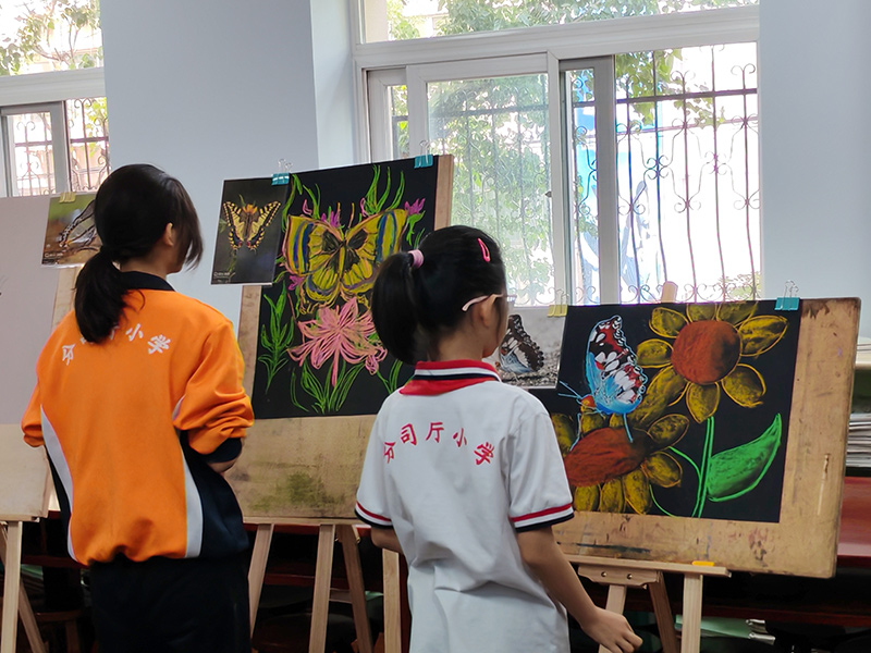 �ۮ��̌W���`�о���У�����D