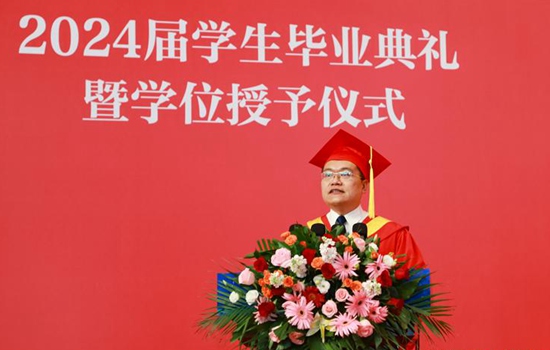 西安工業(yè)大學(xué)校長(zhǎng)姚堯致辭。校方供圖