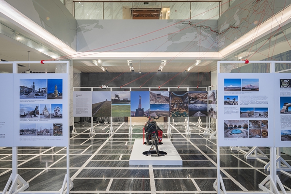 “東游記”展覽。校方供圖