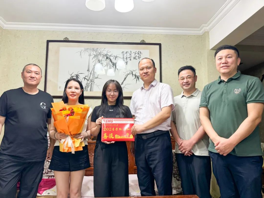 陳雨萱收到錄取通知書。校方供圖