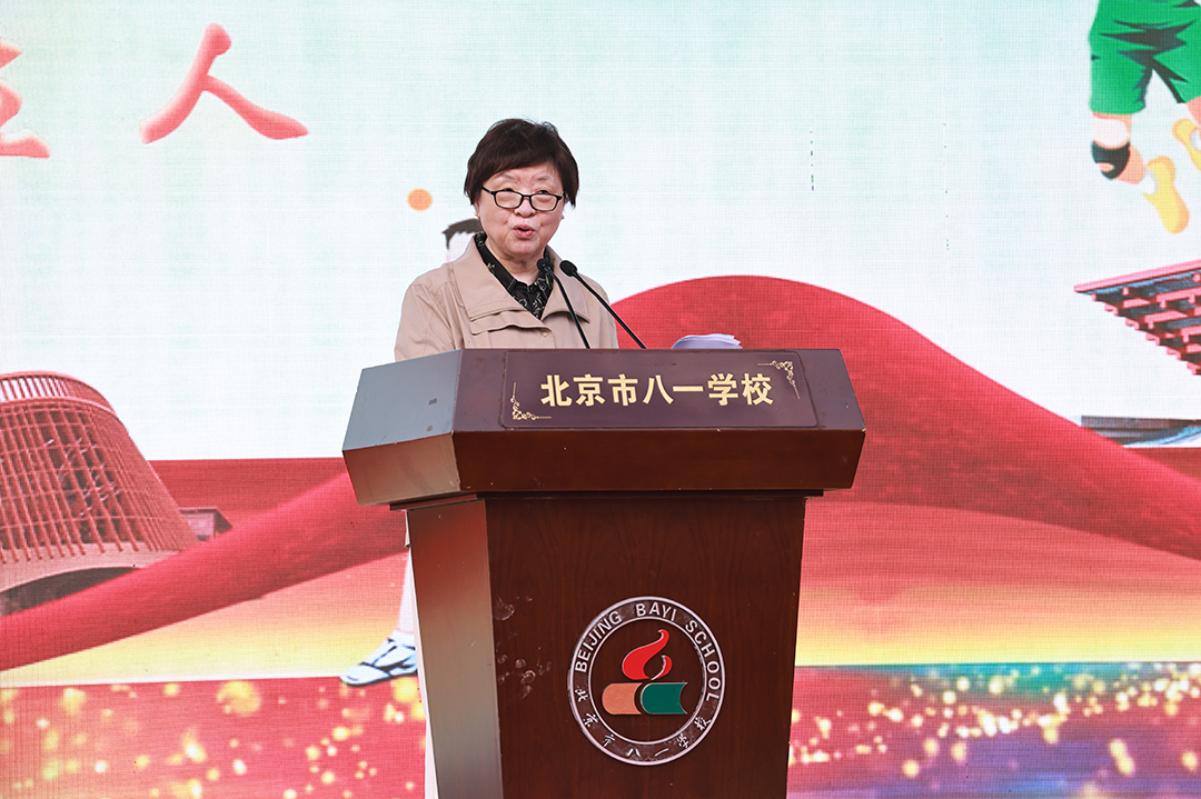 蘇東林院士講授開學(xué)第一課。校方供圖