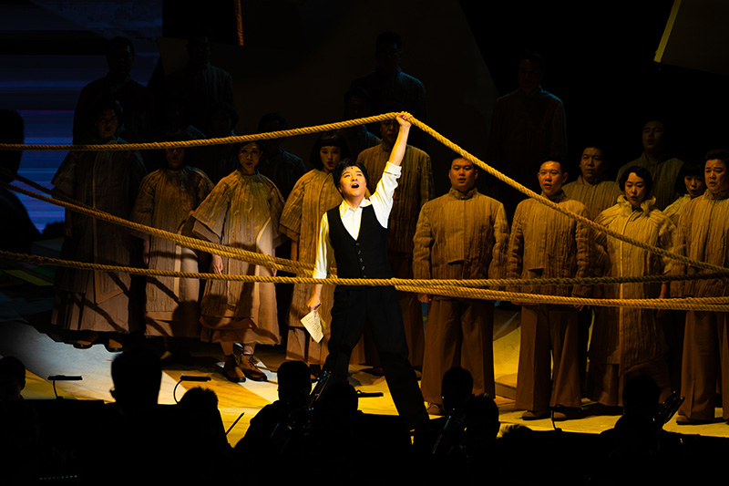 中國音樂學(xué)院大型多媒體合唱?jiǎng)　堵櫠母琛飞涎荨W(xué)校供圖