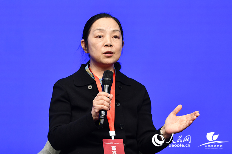 青海大學(xué)黨委副書(shū)記、校長(zhǎng)史元春。人民網(wǎng)記者任峰濤攝