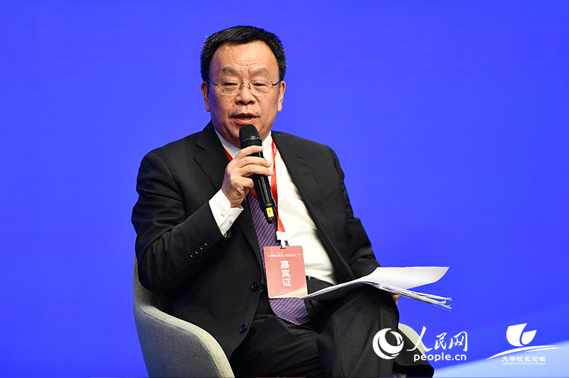 中國政法大學黨委常委、副校長時建中。人民網(wǎng)記者任峰濤攝