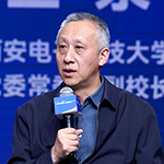     王泉    西安電子科技大學黨委常委、副校長運用數字化的手段，學生可以隨時隨地學到整套頂尖的課程，不僅能降低學習成本，對于全民學習型社會的建設也非常有意義。