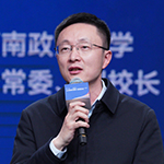     王懷勇    西南政法大學黨委常委、副校長拔尖創(chuàng)新人才培養(yǎng)和高校科技創(chuàng)新是相輔相成、一體兩面。注重拔尖創(chuàng)新人才培養(yǎng)有助于培養(yǎng)更多能夠發(fā)現學科和專業(yè)規(guī)律，敏銳捕捉學科前沿核心問題的人才，從而推動科技創(chuàng)新。