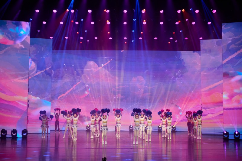 健美操《最好的舞臺(tái)》。