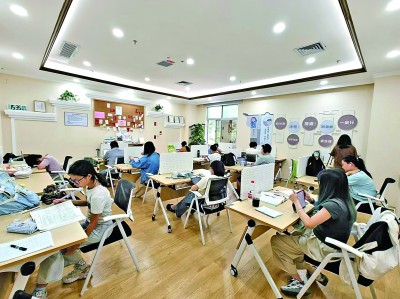 廣東深圳市龍崗區(qū)黨群服務中心開設的共享自習室一景。受訪者供圖