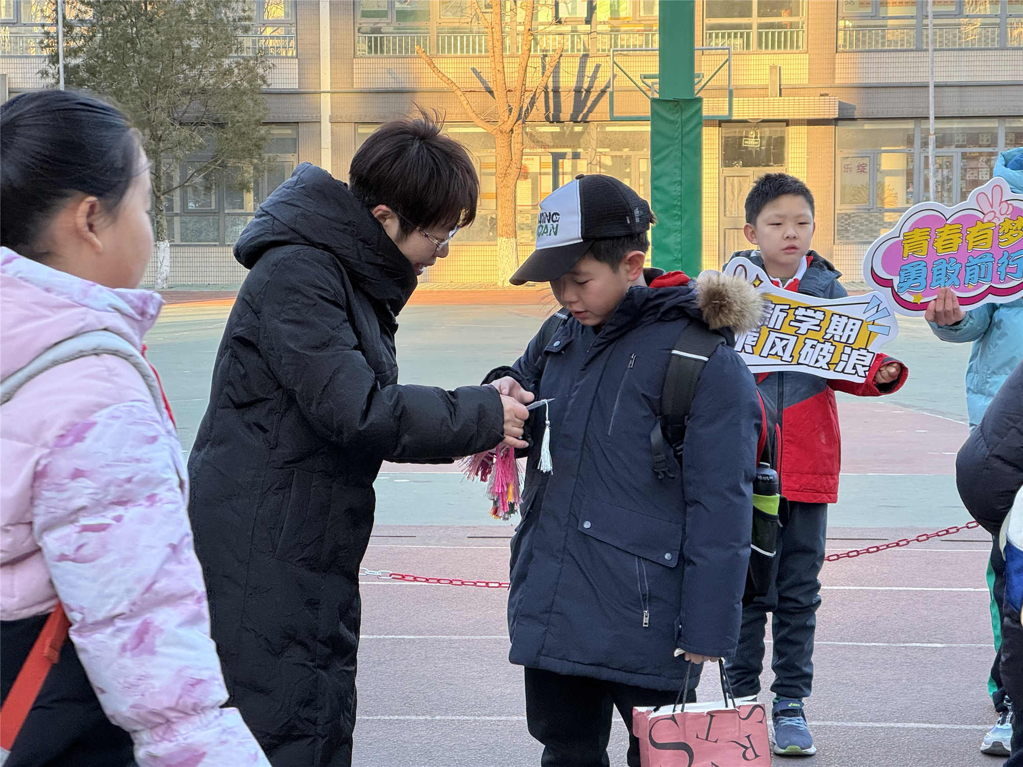 北京市朝陽(yáng)區(qū)垂楊柳中心小學(xué)金都分校迎開(kāi)學(xué)。校方供圖