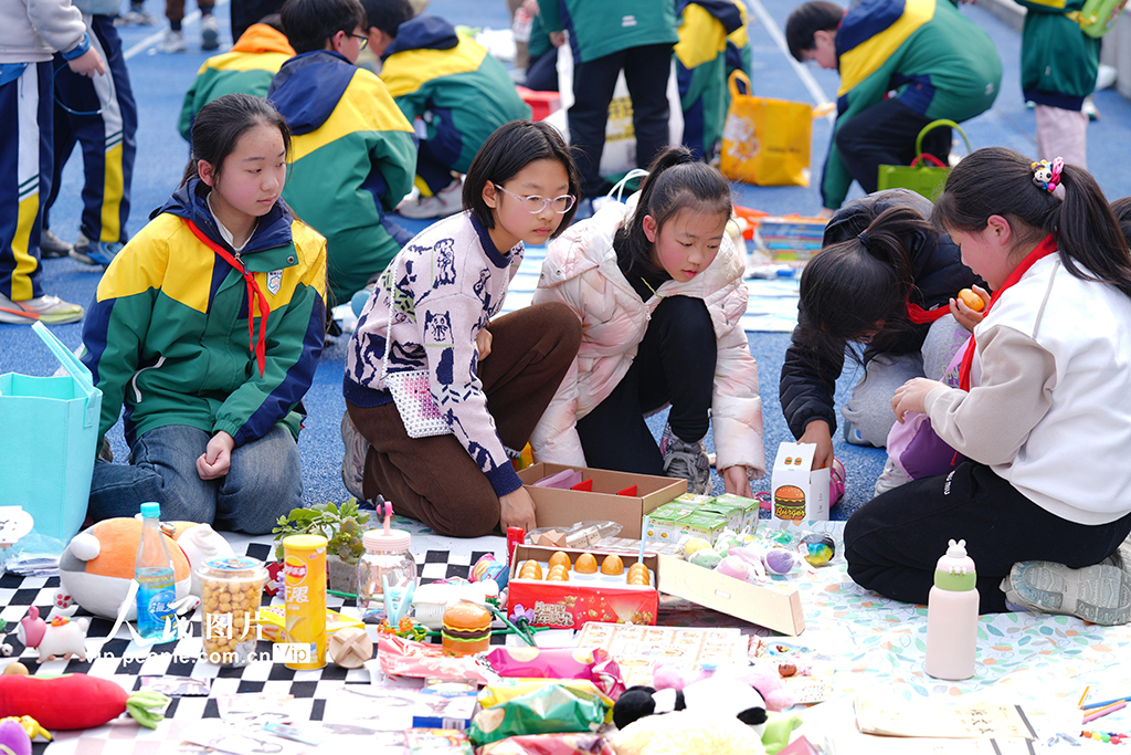 重慶:歡樂購物節(jié) 童趣滿校園【5】