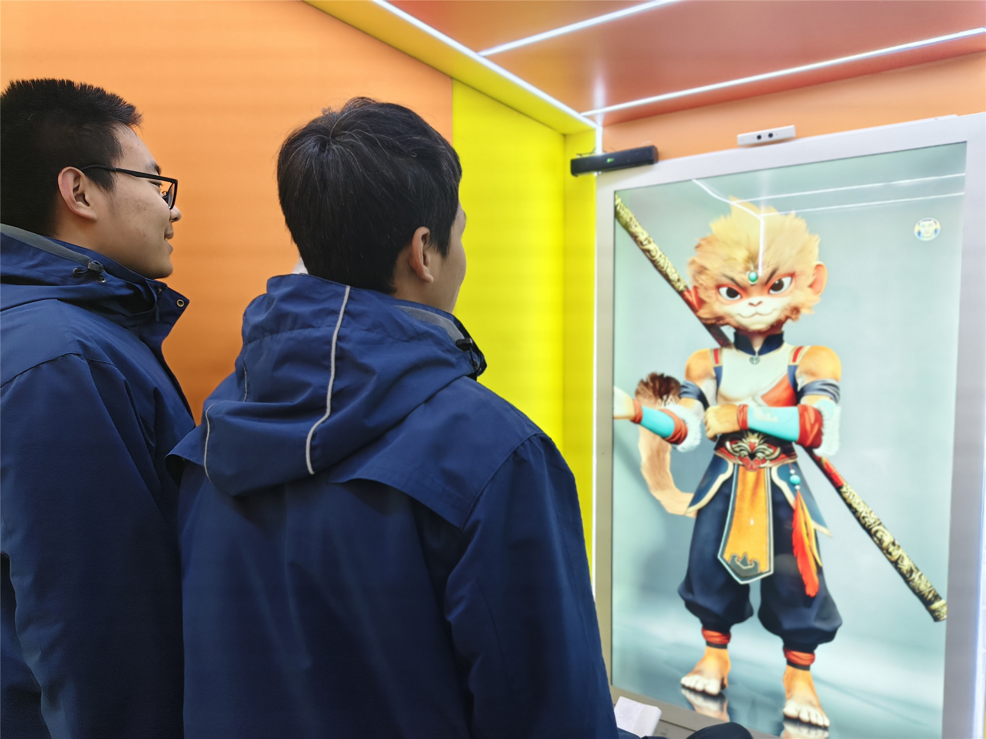 AI護(hù)心小屋的虛擬導(dǎo)師“悟空”和學(xué)生互動(dòng)。校方供圖