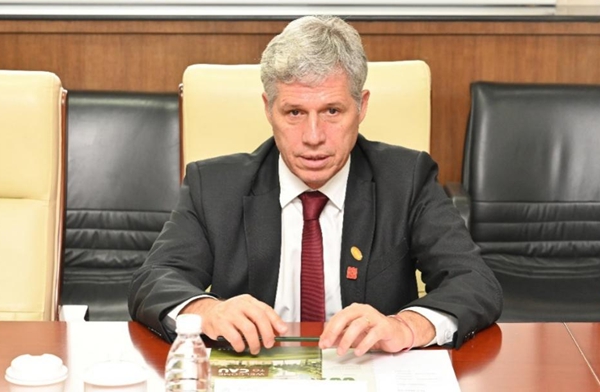 巴西農(nóng)村發(fā)展與家庭農(nóng)業(yè)部部長保羅·特謝拉一行訪問中國農(nóng)業(yè)大學(xué)。中國農(nóng)業(yè)大學(xué)供圖