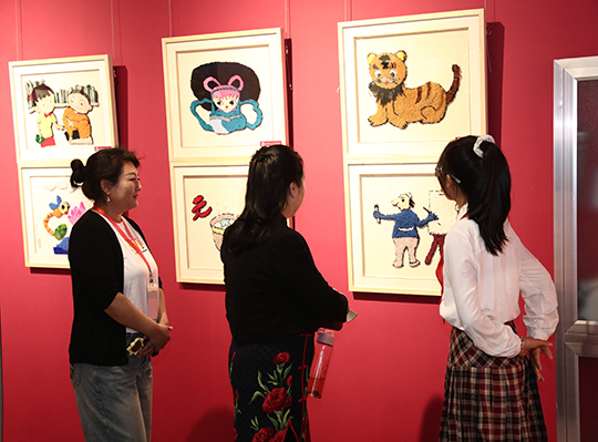 活動上，學校掇繡作品展示。學校供圖